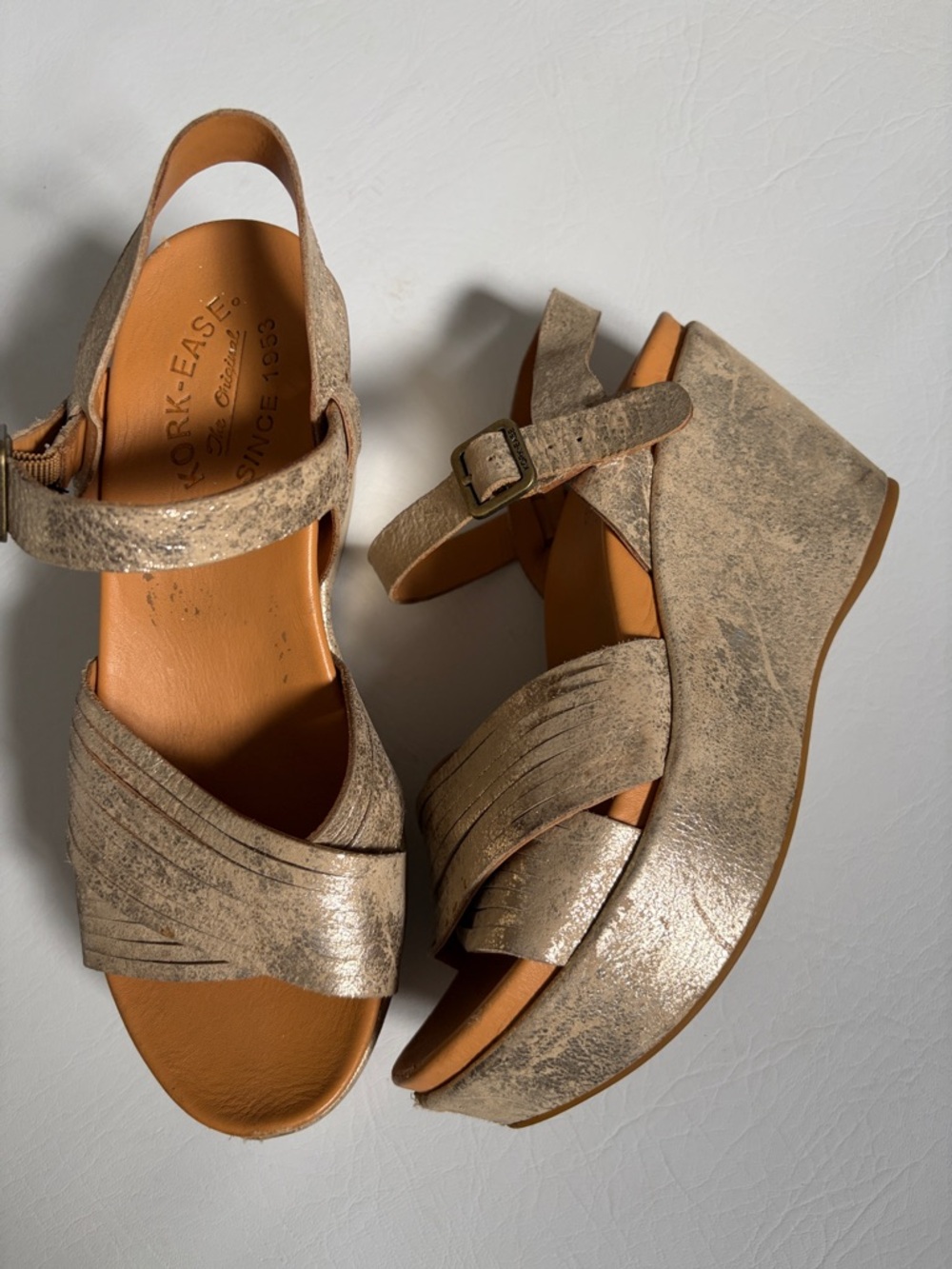 Kork-Ease Women’s Shoes Adelphi Leather Wedge Sandals Gold Boho size 6 - Picture 3 of 15